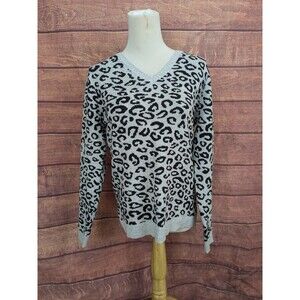 Leopard Print Gray Long Sleeve V-Neck Sweater Sz Small Croft & Barrow